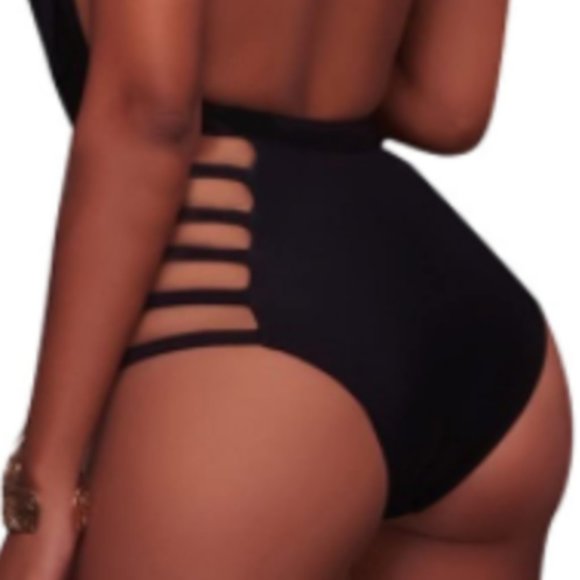 Super Sexy Plunge Halter Monokini - Picture 5 of 8